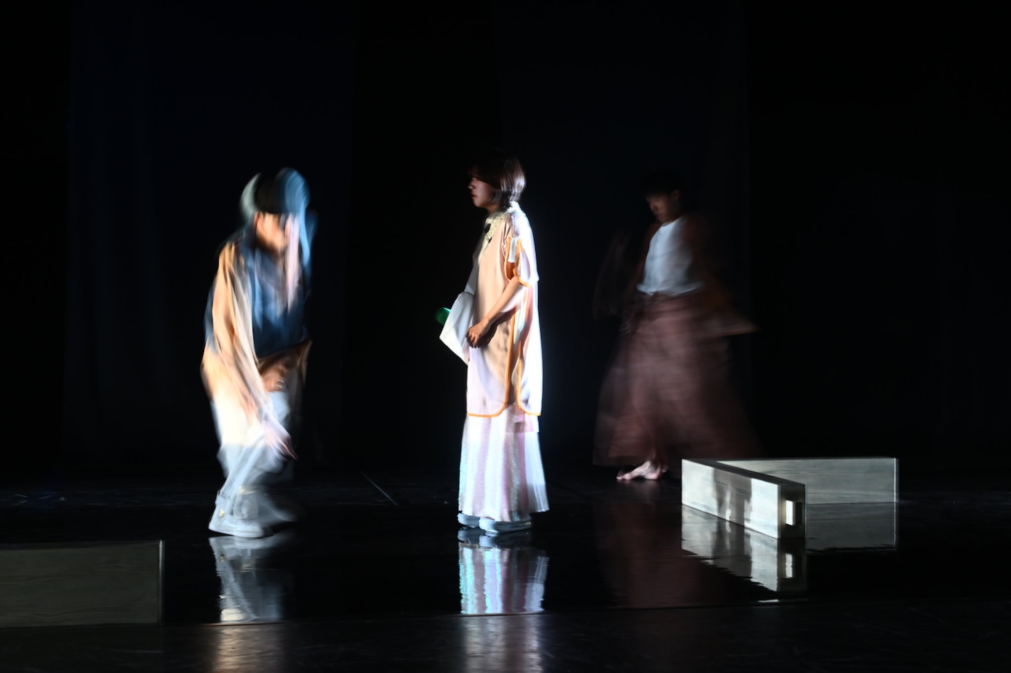 範宙遊泳「われらの血がしょうたい」より。（撮影：雨宮透貴）