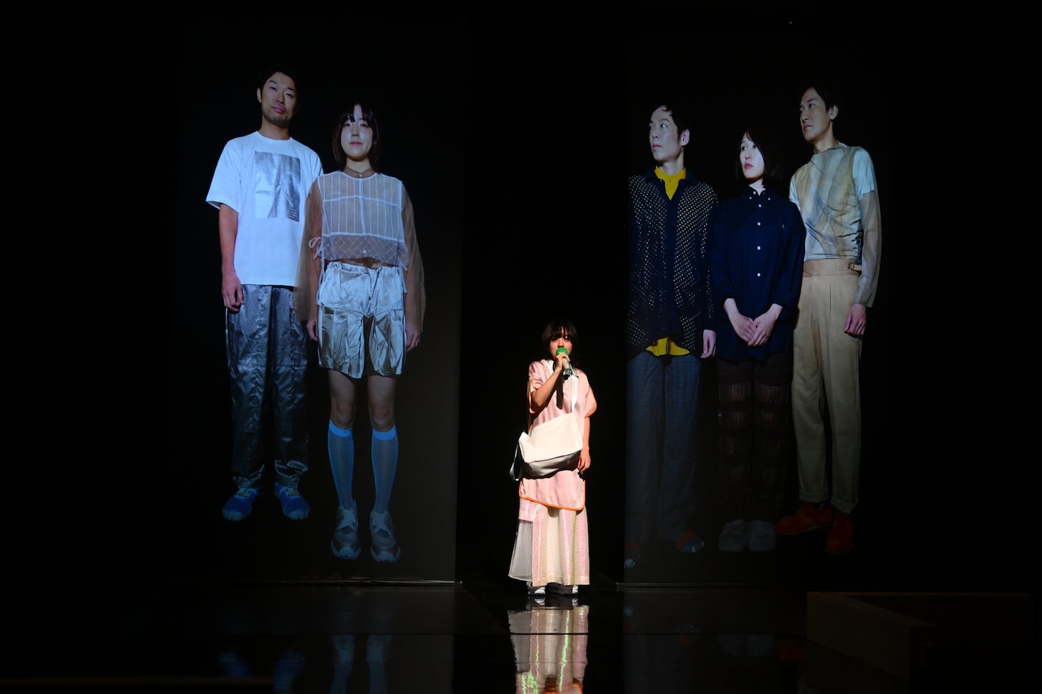 範宙遊泳「われらの血がしょうたい」より。（撮影：雨宮透貴）