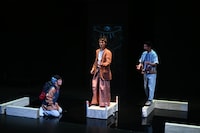 範宙遊泳「われらの血がしょうたい」より。（撮影：雨宮透貴）