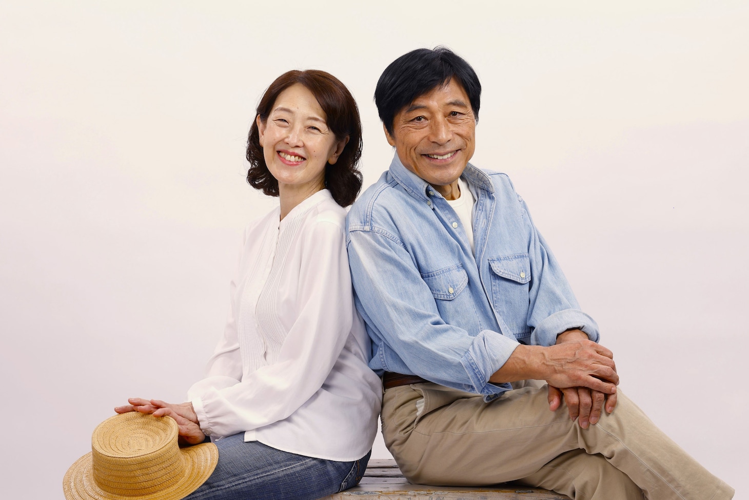 加藤健一事務所 vol.123「Flowering Cherry～夢見るチェリー～」より、加藤健一と山本郁子のビジュアル。