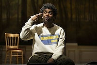 NTLive「ハムレット」より。（Photo by Sam Taylor）