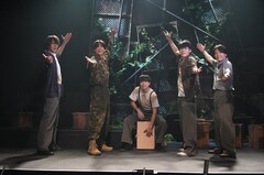 鯨井康介演出「その鉄塔に男たちはいるという」開幕、赤澤燈「僕らなりの鉄塔Daysを」