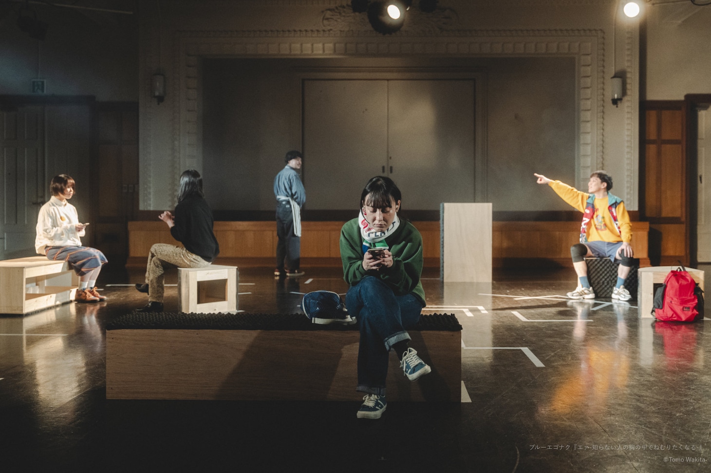 ブルーエゴナク「エァ-知らない人の胸の中でねむりたくなる-」より。