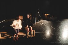 ブルーエゴナク「エァ-知らない人の胸の中でねむりたくなる-」より。