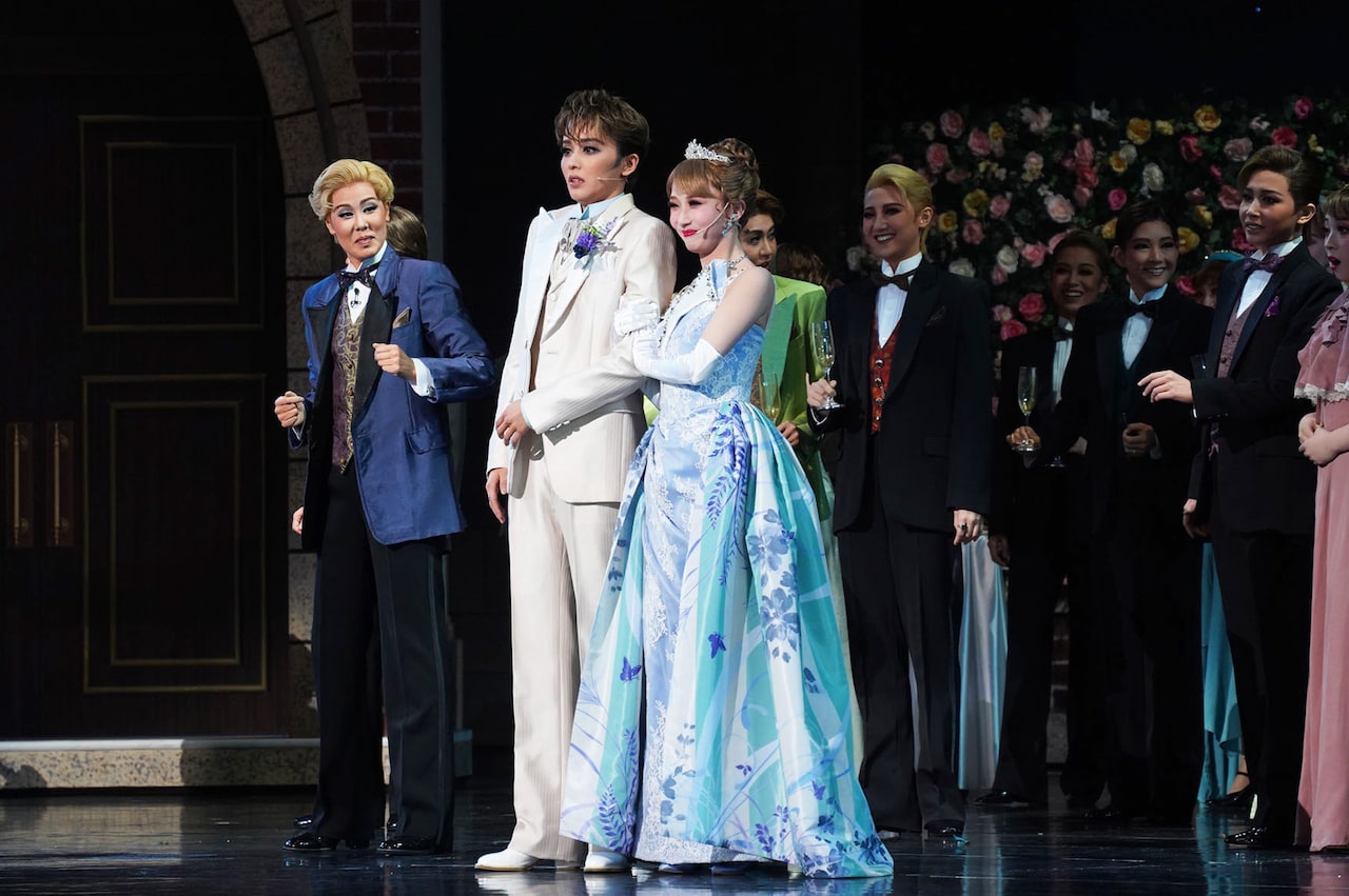 始まるぞ！“大好き”叫べ、暁千星＆詩ちづる新トップコンビの宝塚歌劇星組「恋する天動説」東京で