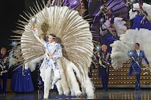 始まるぞ！“大好き”叫べ、暁千星＆詩ちづる新トップコンビの宝塚歌劇星組「恋する天動説」東京で