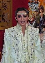 始まるぞ！“大好き”叫べ、暁千星＆詩ちづる新トップコンビの宝塚歌劇星組「恋する天動説」東京で