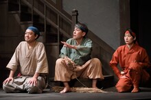 MONO 第53回公演「退屈忍者」より。（撮影：伊藤華織）