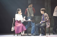 舞台「私立探偵 濱マイク -罠- THE TRAP」より。（©林海象／舞台「私立探偵 濱マイク」製作委員会2026 / 撮影：鈴木崇志）