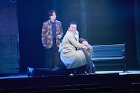 舞台「私立探偵 濱マイク -罠- THE TRAP」より。（©林海象／舞台「私立探偵 濱マイク」製作委員会2026 / 撮影：鈴木崇志）