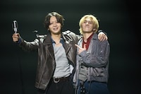 舞台「私立探偵 濱マイク -罠- THE TRAP」より。（©林海象／舞台「私立探偵 濱マイク」製作委員会2026 / 撮影：鈴木崇志）