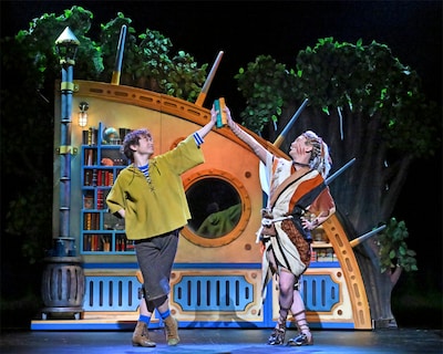 劇団四季 ファミリーミュージカル「はじまりの樹の神話～こそあどの森の物語～」より。（撮影：阿部章仁）