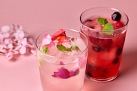 春を彩るウィキッドソーダ（ローズレモネード / ラズベリーレモネード）（Q CAFE by Royal Garden Cafe / 6F）