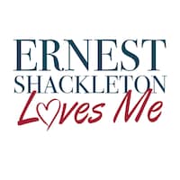 オフ・ブロードウェイ ミュージカル「アーネスト・シャクルトンに愛されて」（日本初演）ロゴ