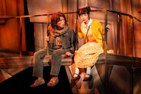 ケムリ研究室no.4「ベイジルタウンの女神」再演（2025年）より。（撮影：引地信彦）