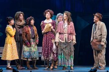 ケムリ研究室no.4「ベイジルタウンの女神」再演（2025年）より。（撮影：引地信彦）