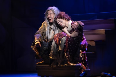 ケムリ研究室no.4「ベイジルタウンの女神」再演（2025年）より。（撮影：引地信彦）