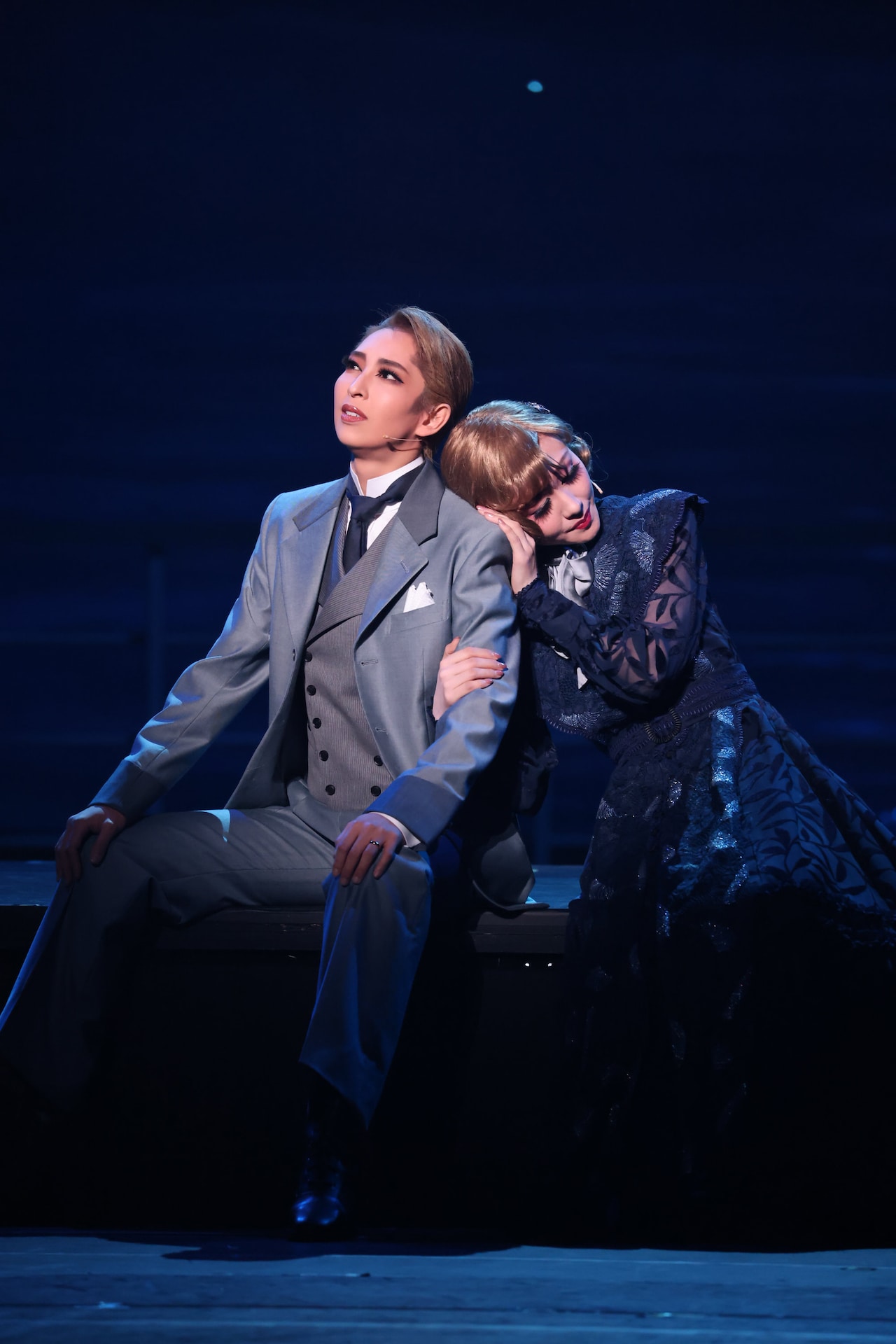 桜木みなと・春乃さくら率いる宙組博多座公演「愛するには短すぎる」「VIVA! FESTA!」本日開幕