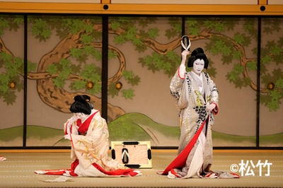 昼の部「加賀見山再岩藤」より。