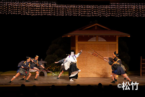 昼の部「加賀見山再岩藤」より。