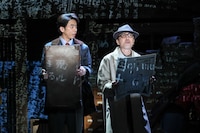 こまつ座 第157回公演「国語事件殺人辞典」より。