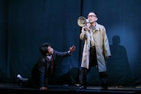 こまつ座 第157回公演「国語事件殺人辞典」より。