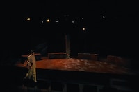 「ワールド、終わらせない」より。（撮影：堀川高志）