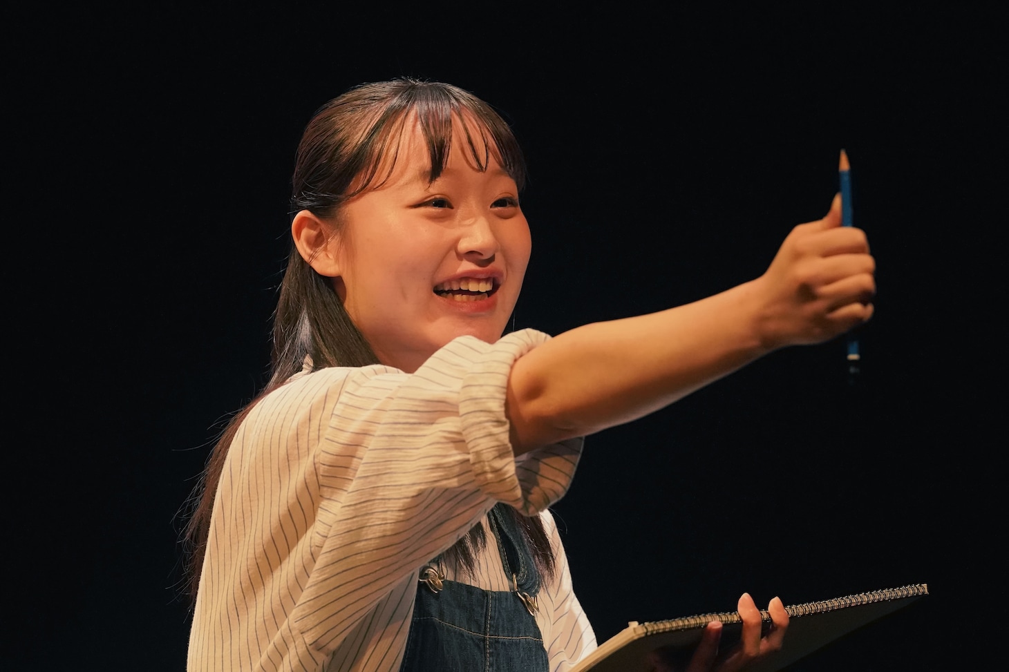 「ワールド、終わらせない」より。（撮影：堀川高志）