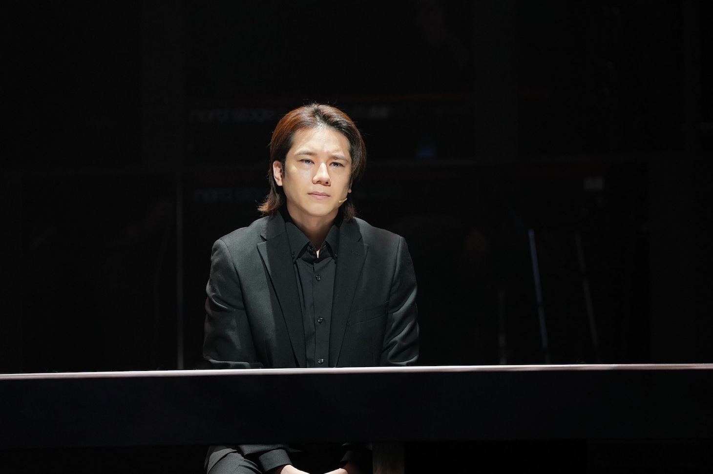 舞台「悪の花」より。©舞台『悪の花』2026／撮影：Ayano Tomozawa