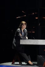 舞台「悪の花」開幕、韓国ドラマ16話を2時間に凝縮…五関晃一「その中で『愛』を見つけて」