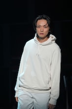 舞台「悪の花」開幕、韓国ドラマ16話を2時間に凝縮…五関晃一「その中で『愛』を見つけて」