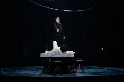 舞台「悪の花」より。©舞台『悪の花』2026／撮影：Ayano Tomozawa