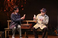 こまつ座 第157回公演「国語事件殺人辞典」より。（撮影：宮川舞子）