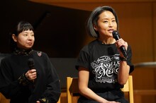 ジェニファー・タン（右）