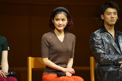 昆夏美（中央）