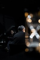 一人の俳優のための五人の演出家による上演 V「この春に」クリエーションより。