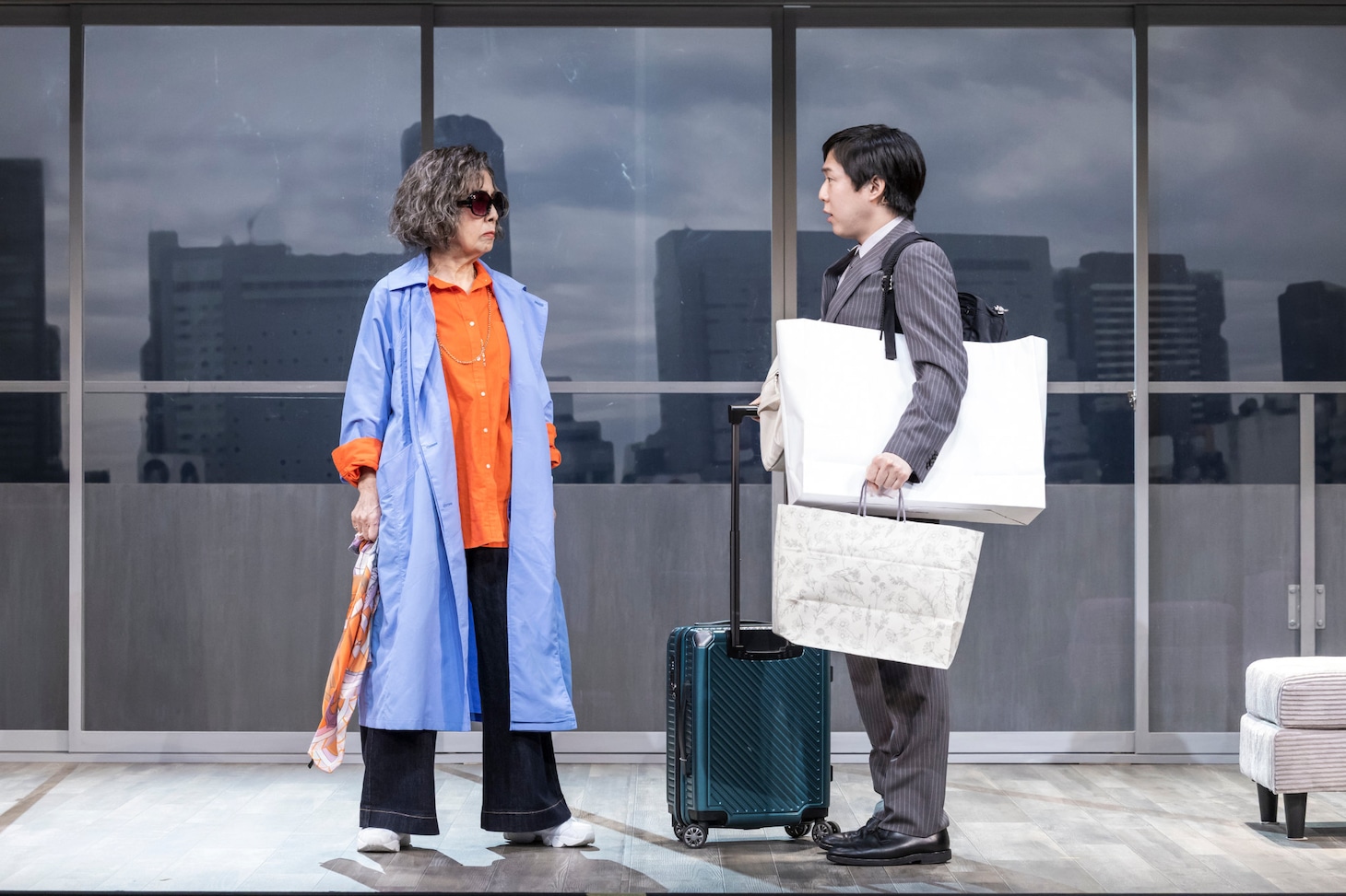 PARCO PRODUCE 2026「ジン・ロック・ライム」より。（撮影：岡千里）