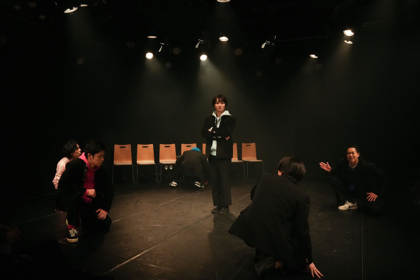 柿喰う客 新人卒業公演「青春部隊」より。（撮影：川尻祐也）