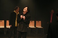 柿喰う客 新人卒業公演「青春部隊」より。（撮影：川尻祐也）