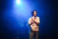 柿喰う客 新人卒業公演「青春部隊」より。（撮影：川尻祐也）