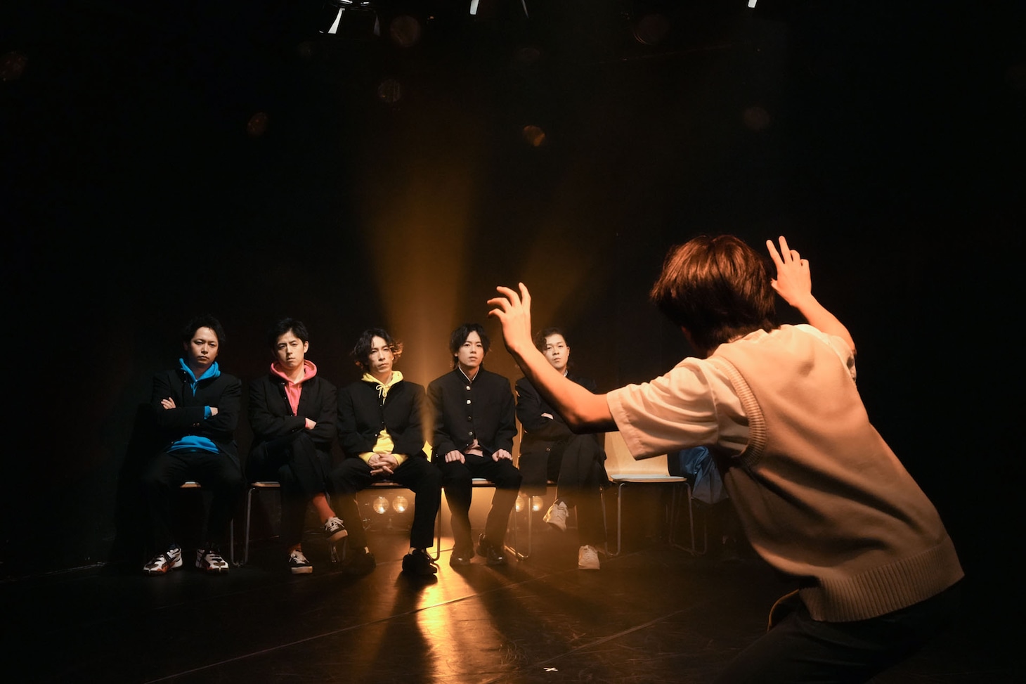 柿喰う客 新人卒業公演「青春部隊」より。（撮影：川尻祐也）