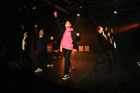 柿喰う客 新人卒業公演「青春部隊」より。（撮影：川尻祐也）