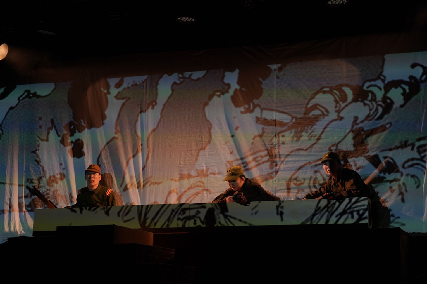 劇団東京ミルクホール第28回本公演 J.K.Goodman さよなら特別興行「虹色のトロツキー 建国大学篇」より。