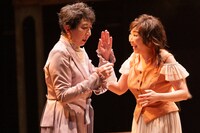 吉住モータース presents「欲望という名の電車」より。（撮影：引地信彦）