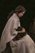 ロームシアター京都×京都芸術センター U35 創造支援プログラム “KIPPU” トレモロ 第5回本公演「コリオレーナス」より。（撮影：井上嘉和）