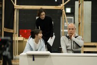 エクストリーム・シチュエーションコメディ（kcal）「汗が目に入っただけ」稽古の様子。（撮影：伊藤智美）