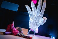 MAO WORKS 05「ワタクシ、そして韻・ザ・ワールド」より。（撮影：田辺コウイチ）