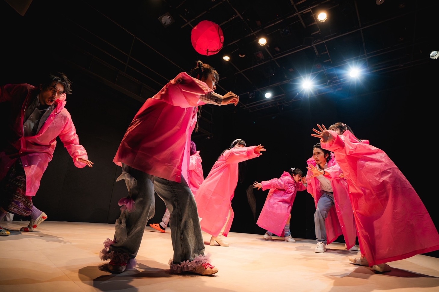 MAO WORKS 05「ワタクシ、そして韻・ザ・ワールド」より。（撮影：田辺コウイチ）