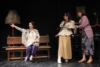 文学座3月アトリエの会「Fefu and Her Friends（フェフ アンド ハー フレンズ）」より。（撮影：宮川舞子）