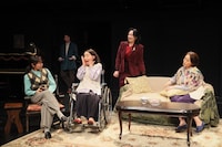 文学座3月アトリエの会「Fefu and Her Friends（フェフ アンド ハー フレンズ）」より。（撮影：宮川舞子）